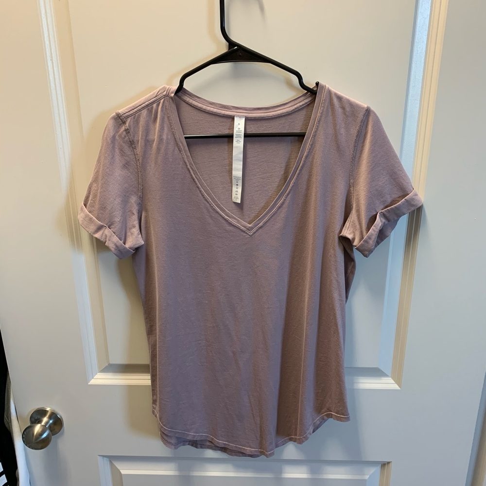 Lululemon T-Shirt - Size 6